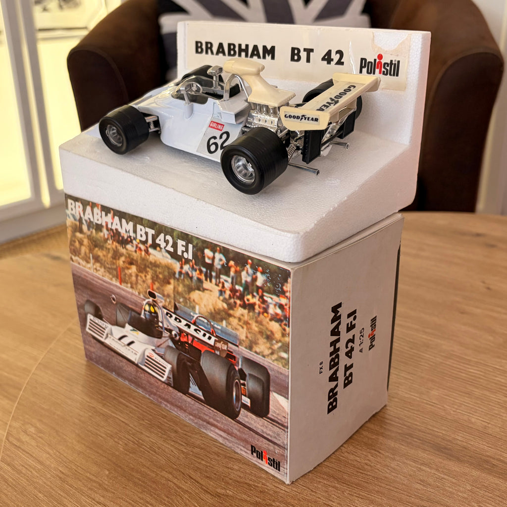 BRABHAM BT 42 F.1 de couleur blanche