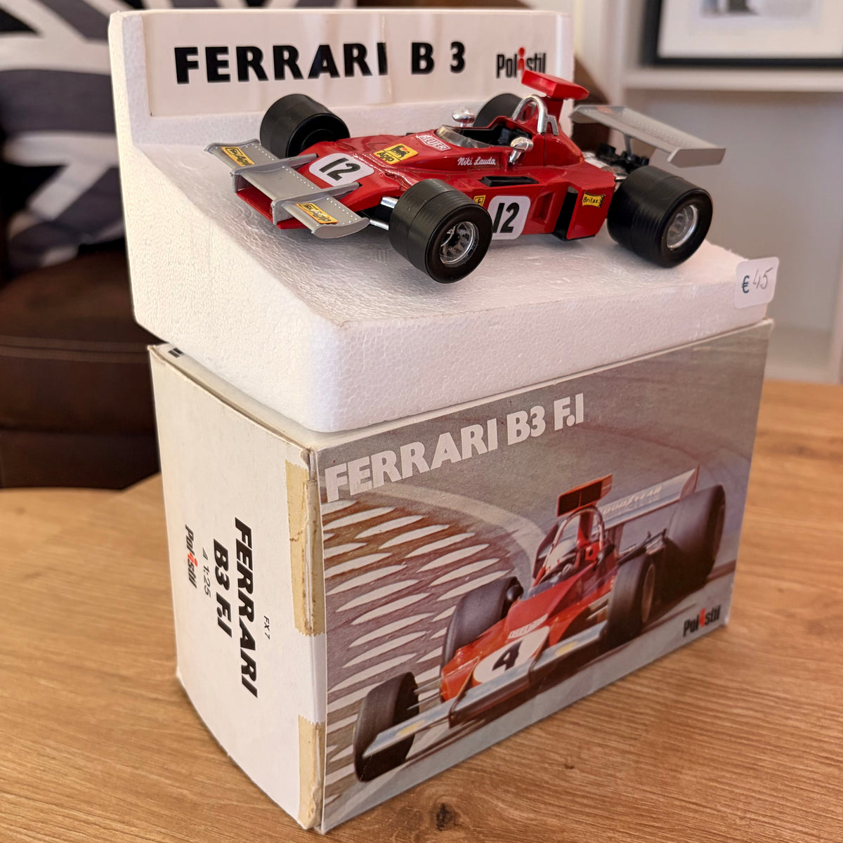 Ferrari B3 F.1 de couleur rouge