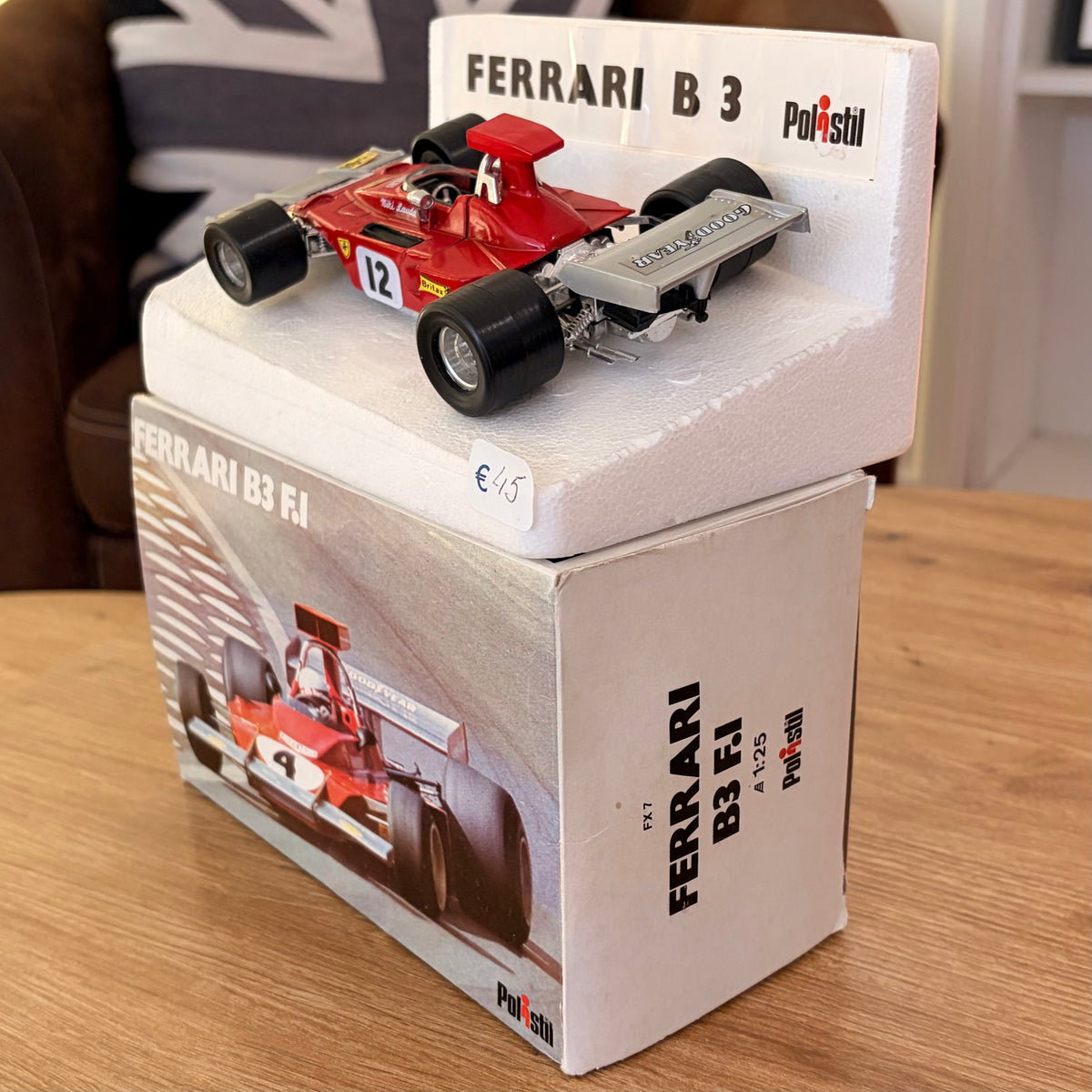 Ferrari B3 F.1 de couleur rouge