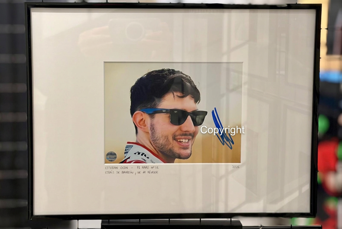 Copyright blanc sur la signature de la photo encadrée