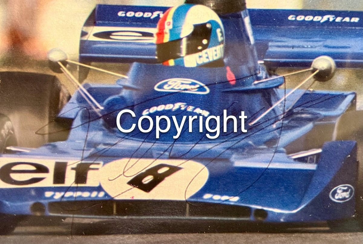 Gros plan de la signature François Cevert avec filigrane Copyright