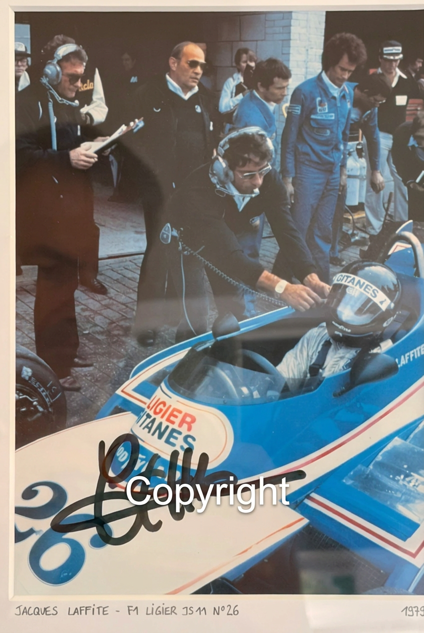 Photo signée de Jacques Laffite avec filigrane Copyright blanc sur la signature